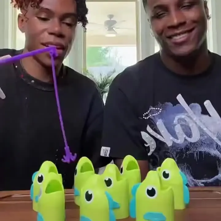 Retractable Fishing Line Game for 2 Players - Educational Kids Duel - Vue 8