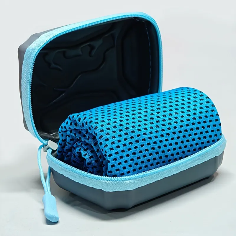 Instant Cooling Towel with Carabiner Case (Ice Effect) - Vue 3