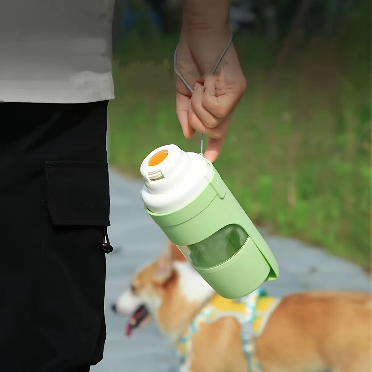 Portable Leak-Proof Dog Water Bottle with Built-In Bowl & Carbon Filter - Vue 11
