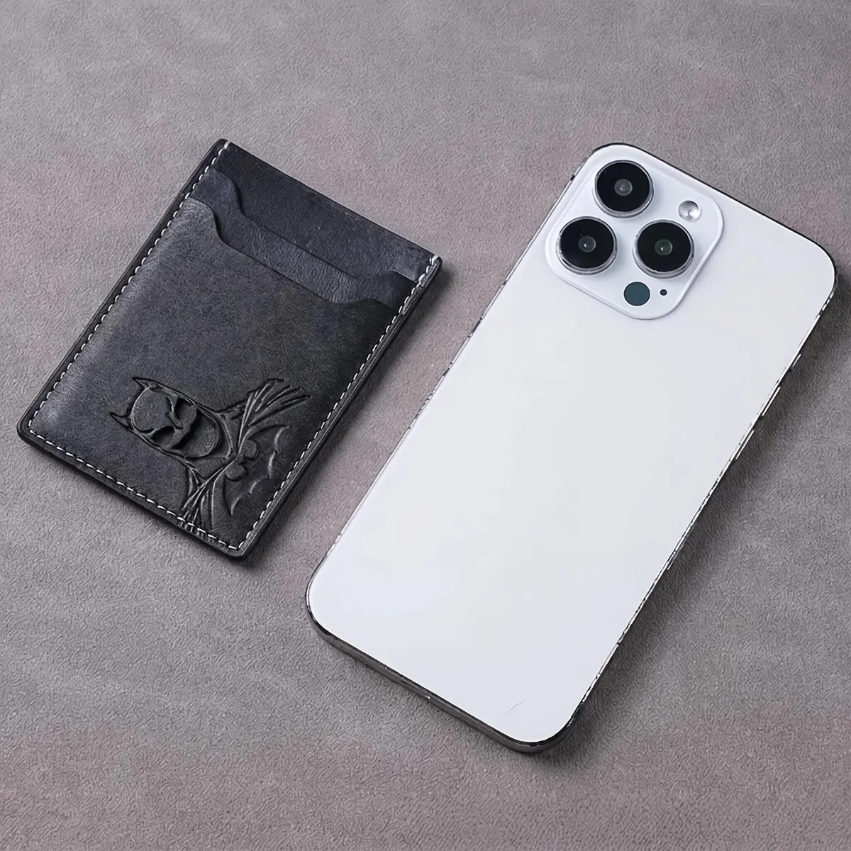 Compact Men's Wallet with Multiple Card Slots - Vue 8