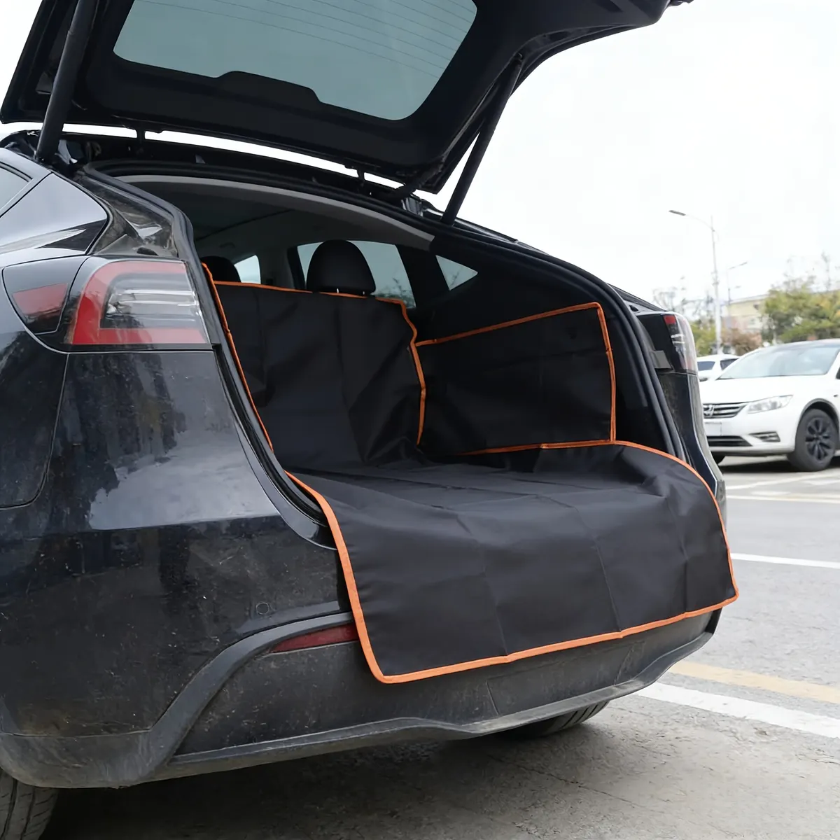 Extendable Car Boot Liner – Protection for Travelling with Pets - Vue 3