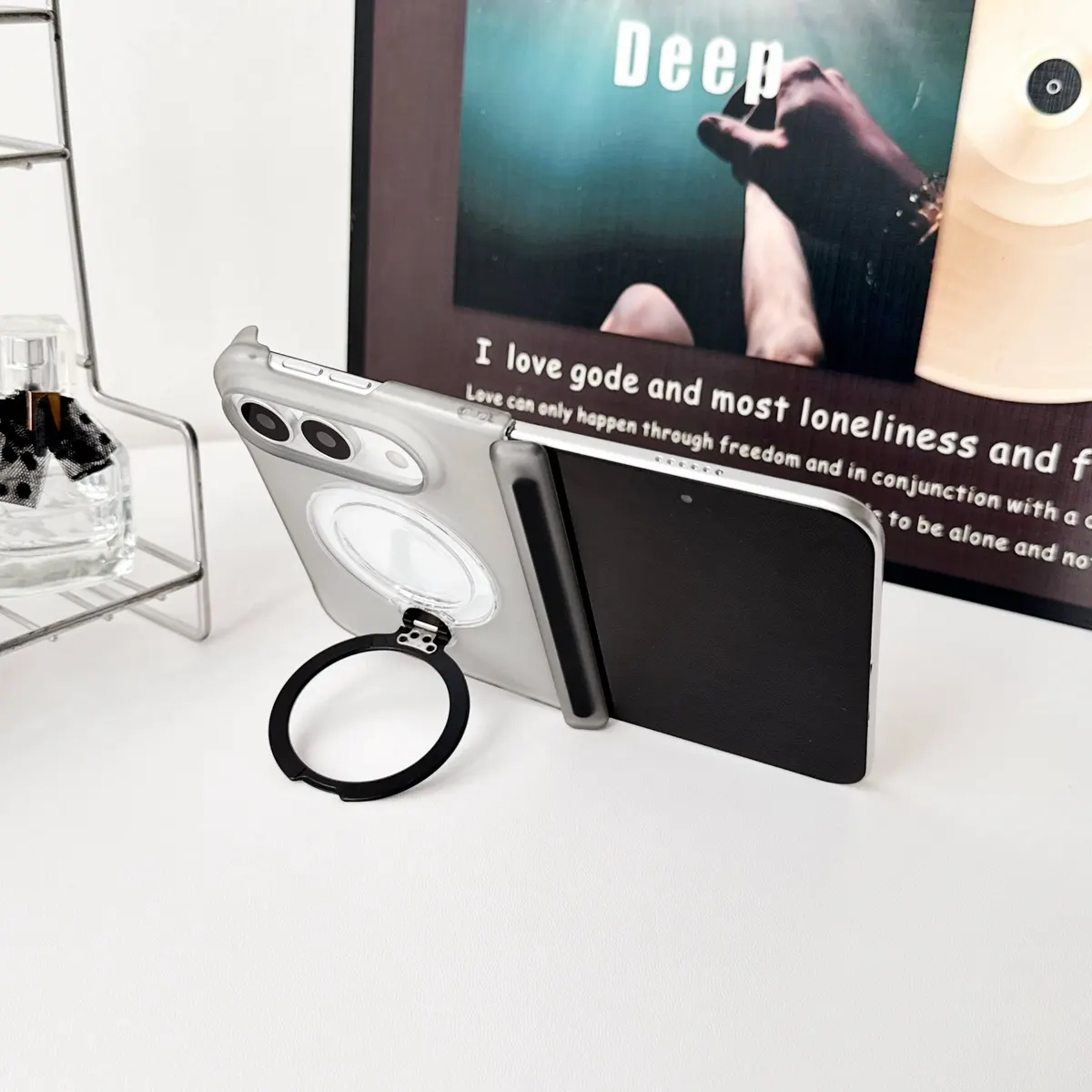 iPhone Fold Clear Case with Hinge Guard and 360° Rotating Stand - Vue 7