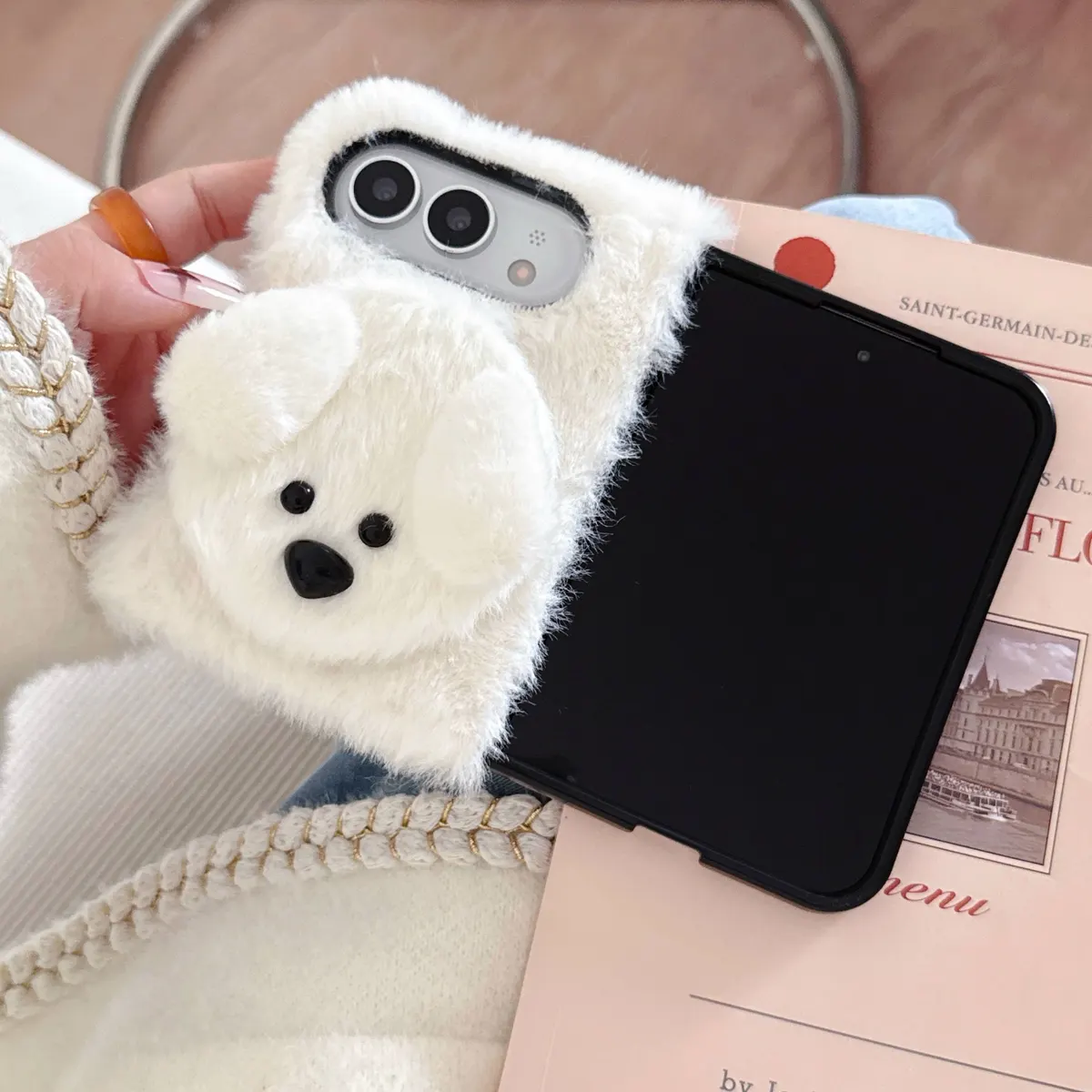 iPhone Fold Plush Case with Puppy and Cosmetic Mirror - Vue 4